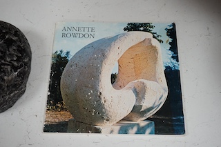 Annette Rowdan, a black marble modernist sculpture 